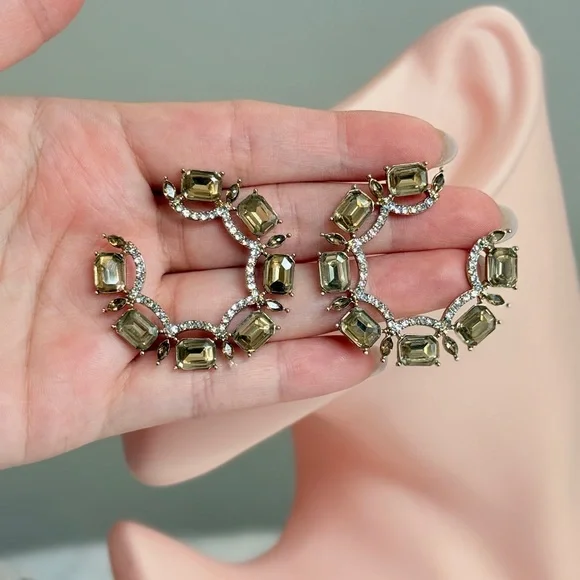 ⚜️ Elegant Gold and Silver Women's Earrings - Picture 10 of 10